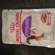 Пользовательская фотография №4 к отзыву на Royal Canin Sterilised 7+ Сухой корм для пожилых стерилизованных кошек и кастрированных котов старше 7 лет